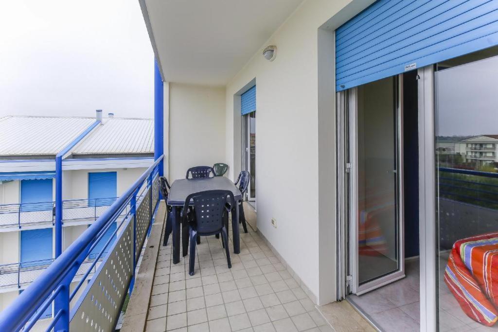 RESIDENCE TAMERICI BILOCALE FRONTE PISCINA - AGENZIA COCAL - Chambres d'hôtes Caorle