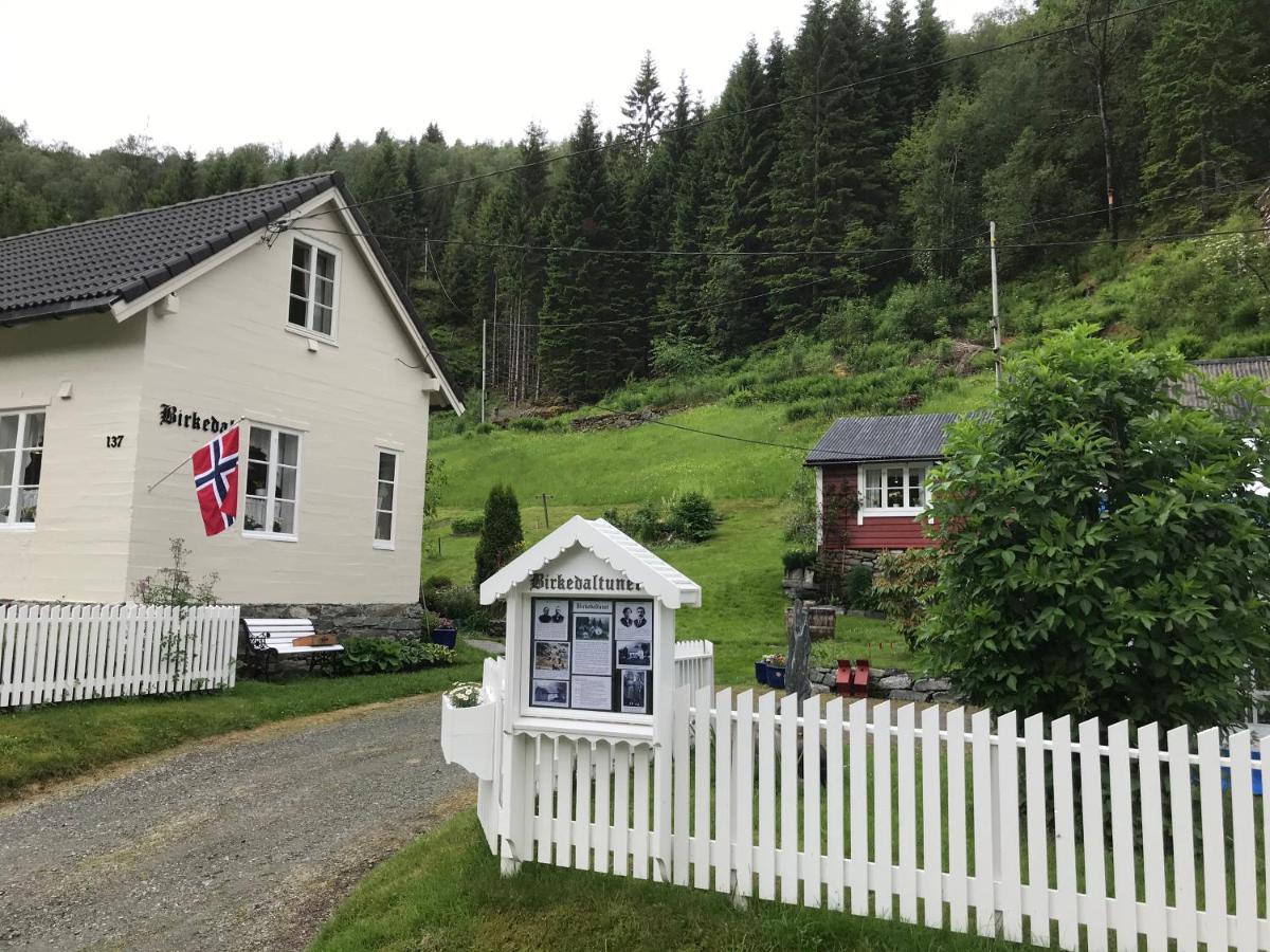 Koselig feriehus, Birkedaltunet - Chambres d'hôtes Åheim