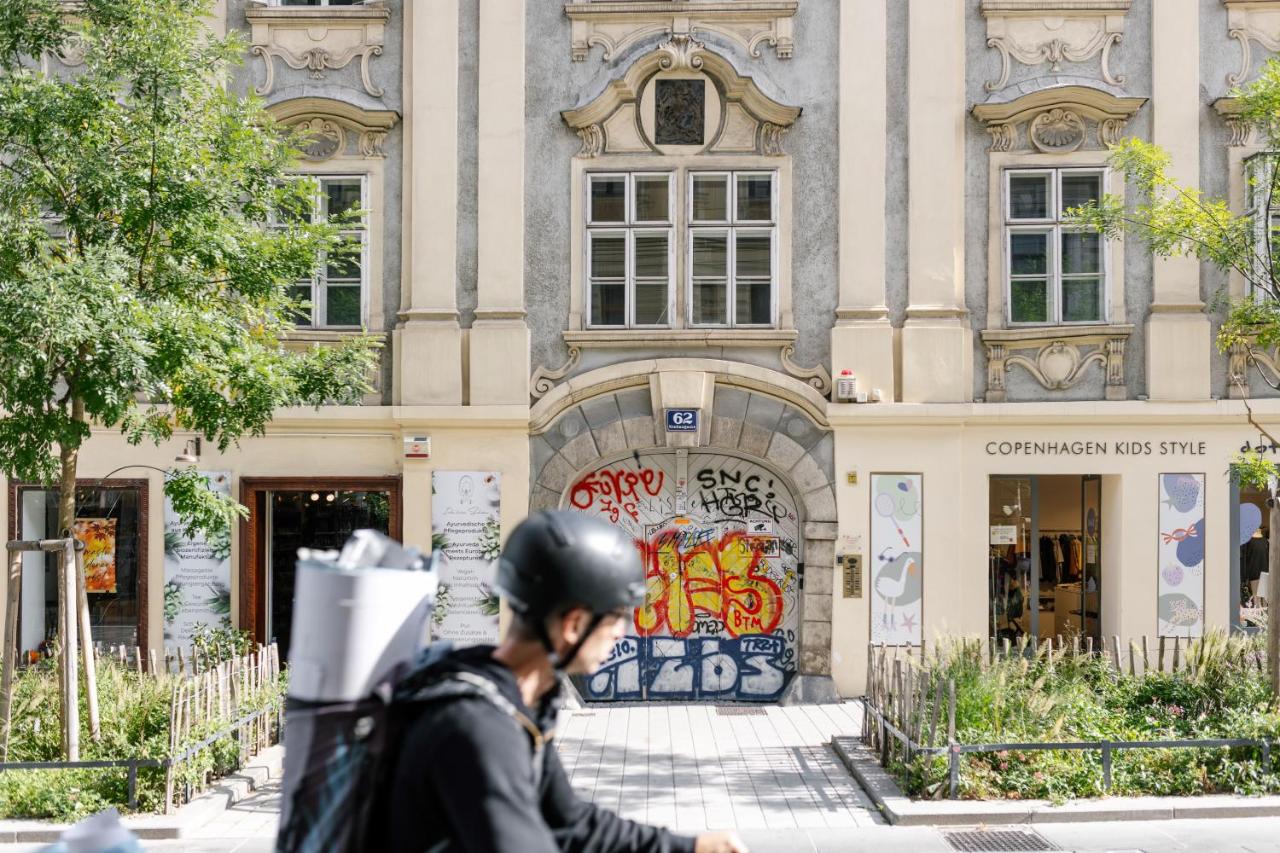 Großzügiges Apartment in historischem Gebäude - Ferienwohnung