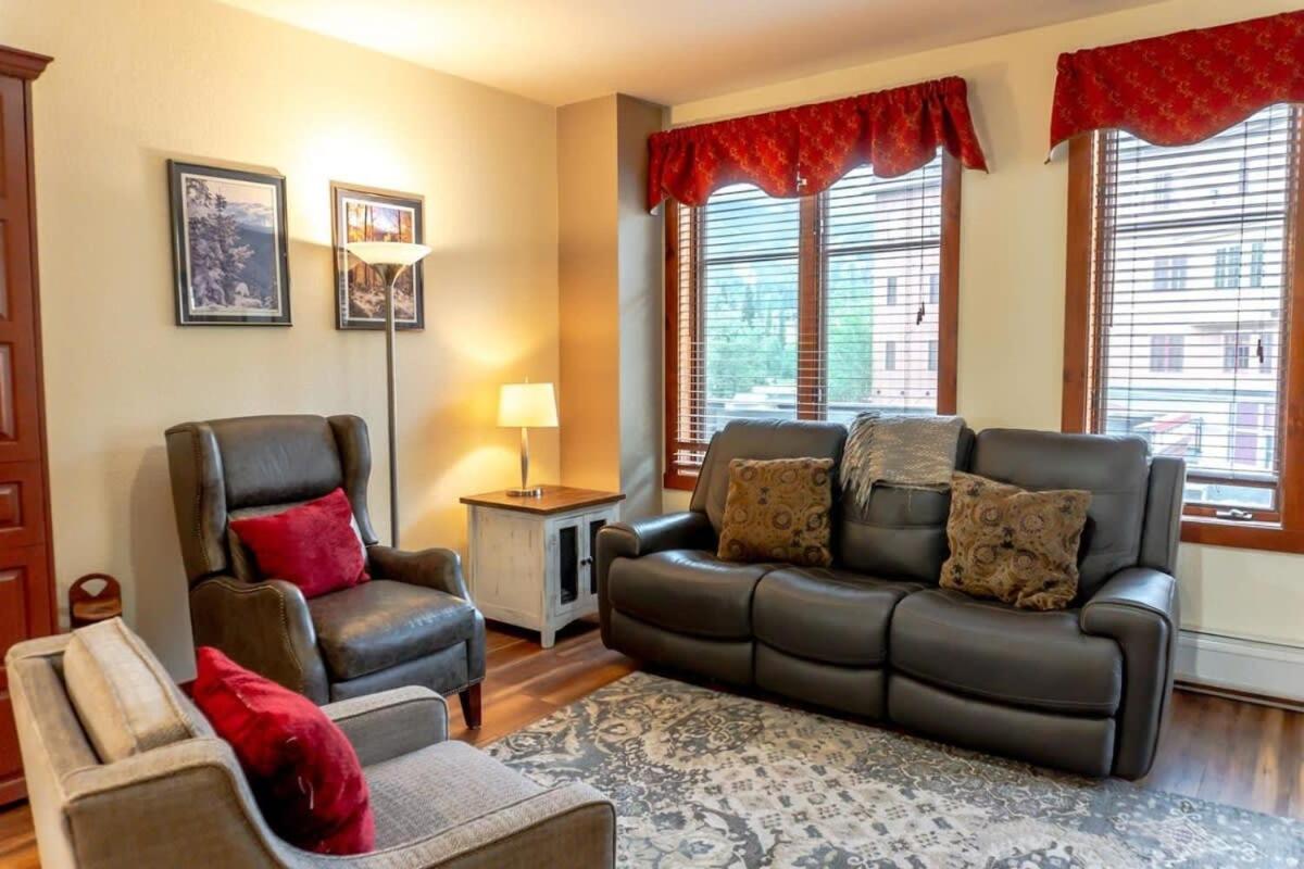 Main Street Station Getaway - B&B