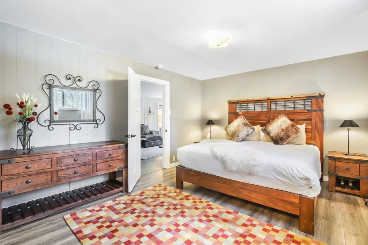 Stunning 4 BR Home Mountain Views Tranquil Setting - B&B
