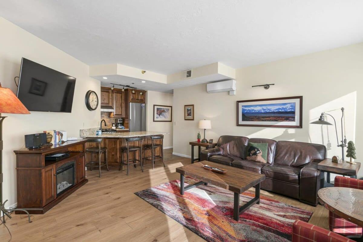 B&B Park City - Cozy 1BDR Condo Heart of Town Walk Everywhere - Bed and Breakfast Park City