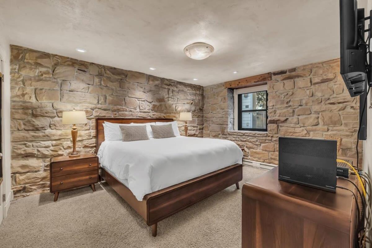 Rustic 2BR Steps from Main St - B&B Park City