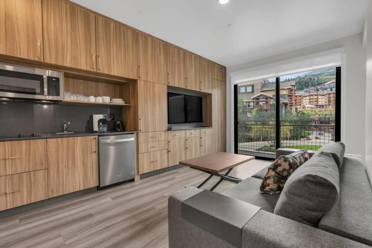 1BR in the Heart of Canyons Village