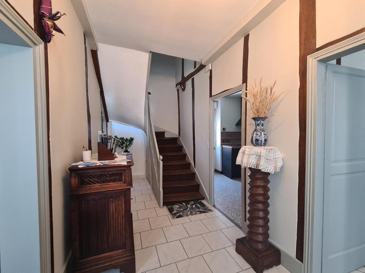 Maison confortable près des Châteaux de la Loire et Zoo de Beauval avec cour et parking privé - Chambres d'hôtes Chabris