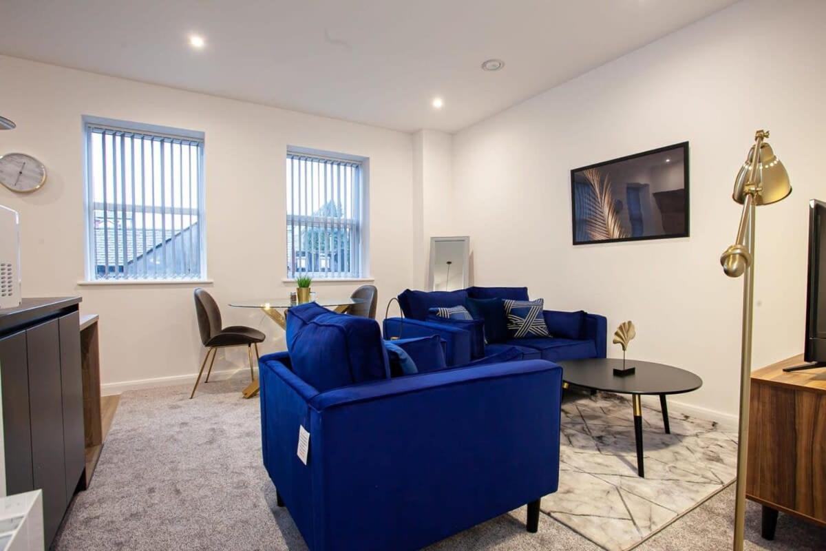 Lovely Open Plan 1 Bedroom Apartment in Bolton - Ferienwohnung