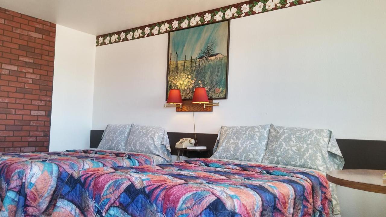 Double Room with Two Double Beds - Upper Floor - Non smoking