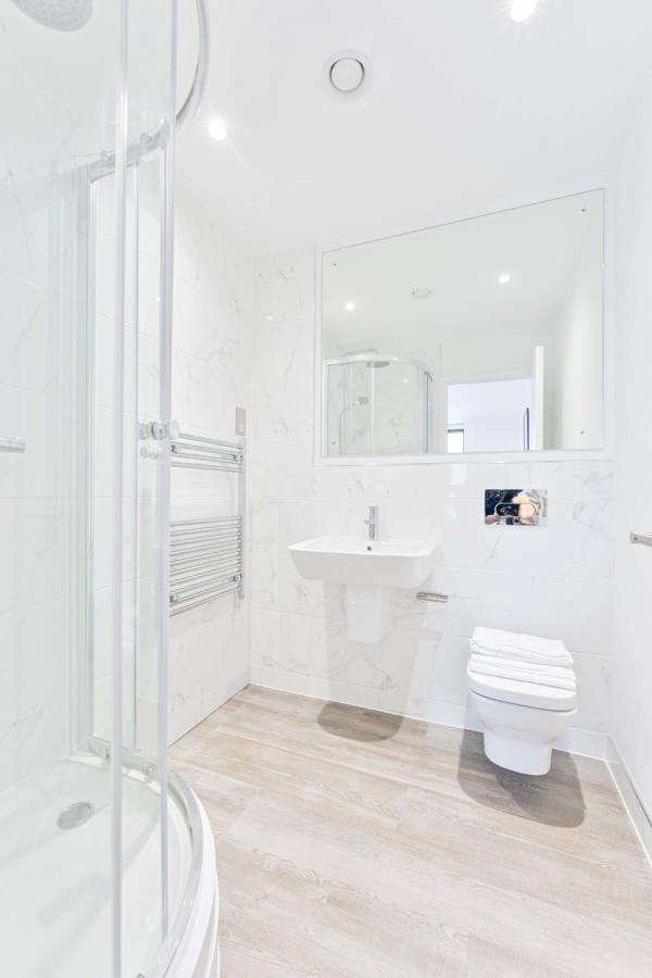 Stunning Modern 2 Bed Apartment in Birmingham - B&B