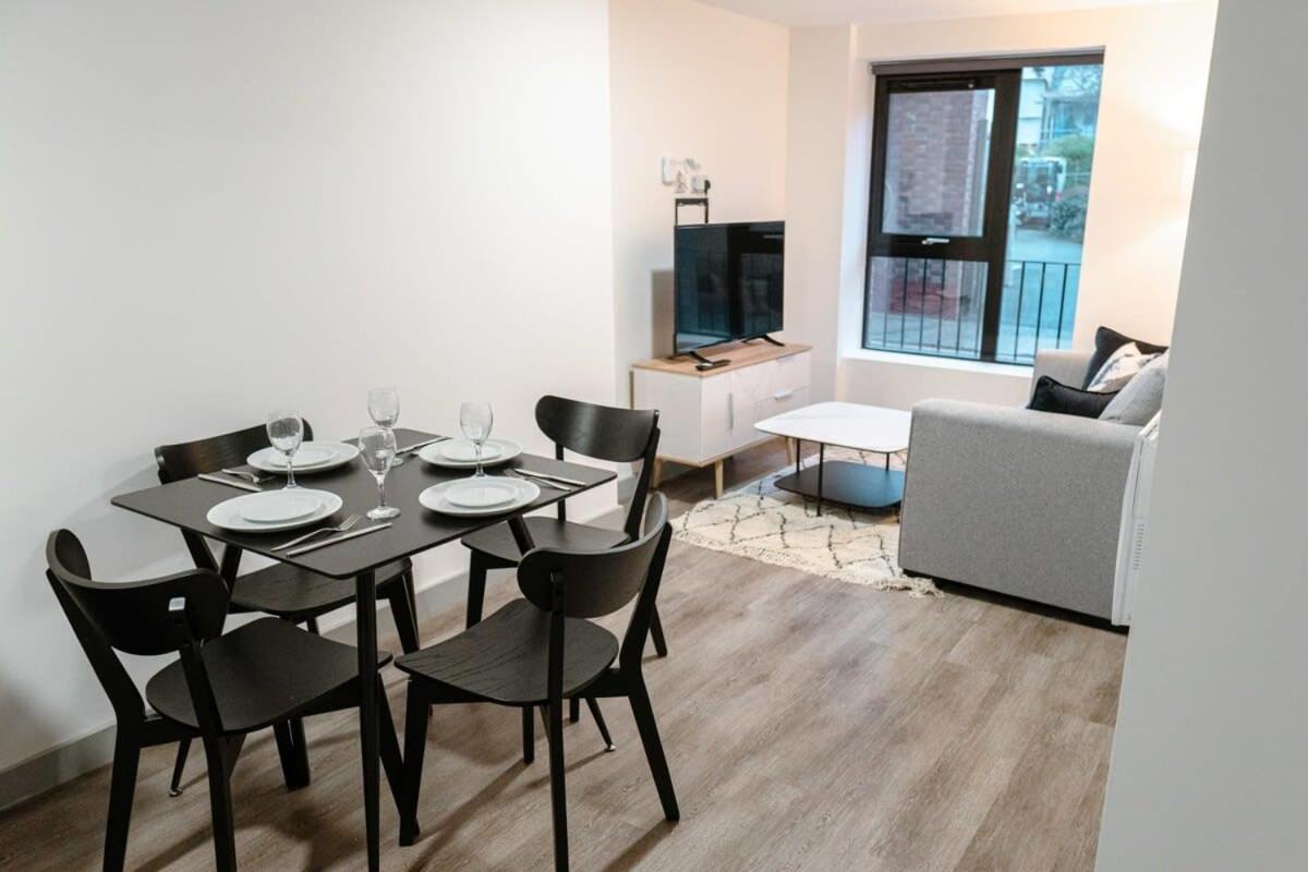 Contemporary 1 Bed Apartment in Central Liverpool - B&B