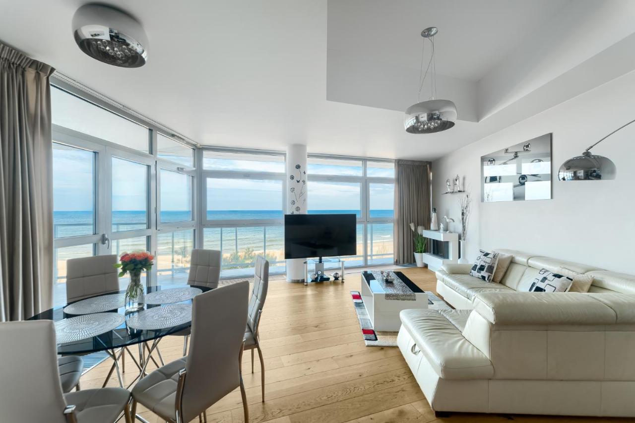 Two-Bedroom Deluxe Apartment with Frontal Sea View