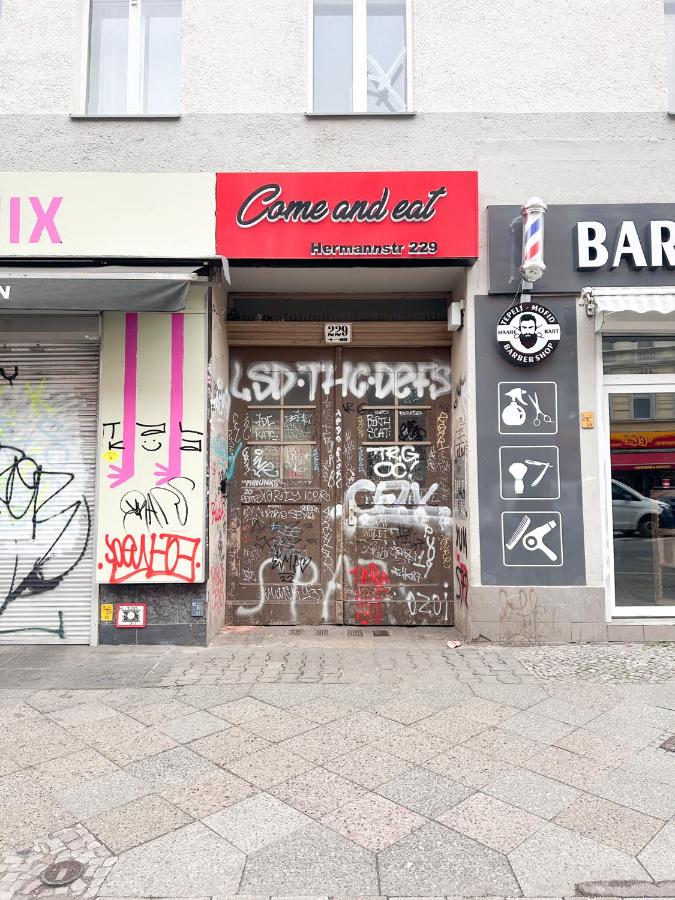 NOOK Design-Apartments mit Küche, Duschbad, neben U-Bahn Station aber ruhig gelegen - Ferienwohnung Berlin