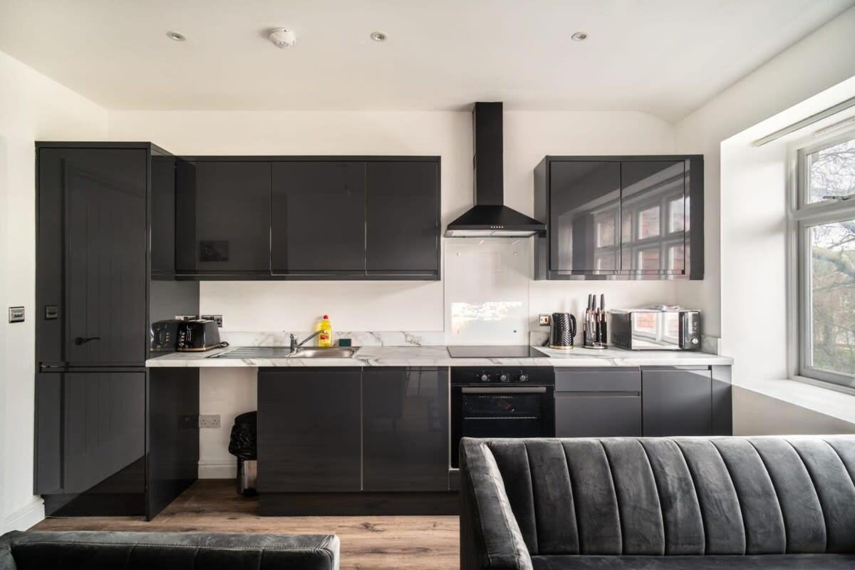 Spacious 2 Bed Apartment in Waterloo Liverpool - Ferienwohnung Seaforth