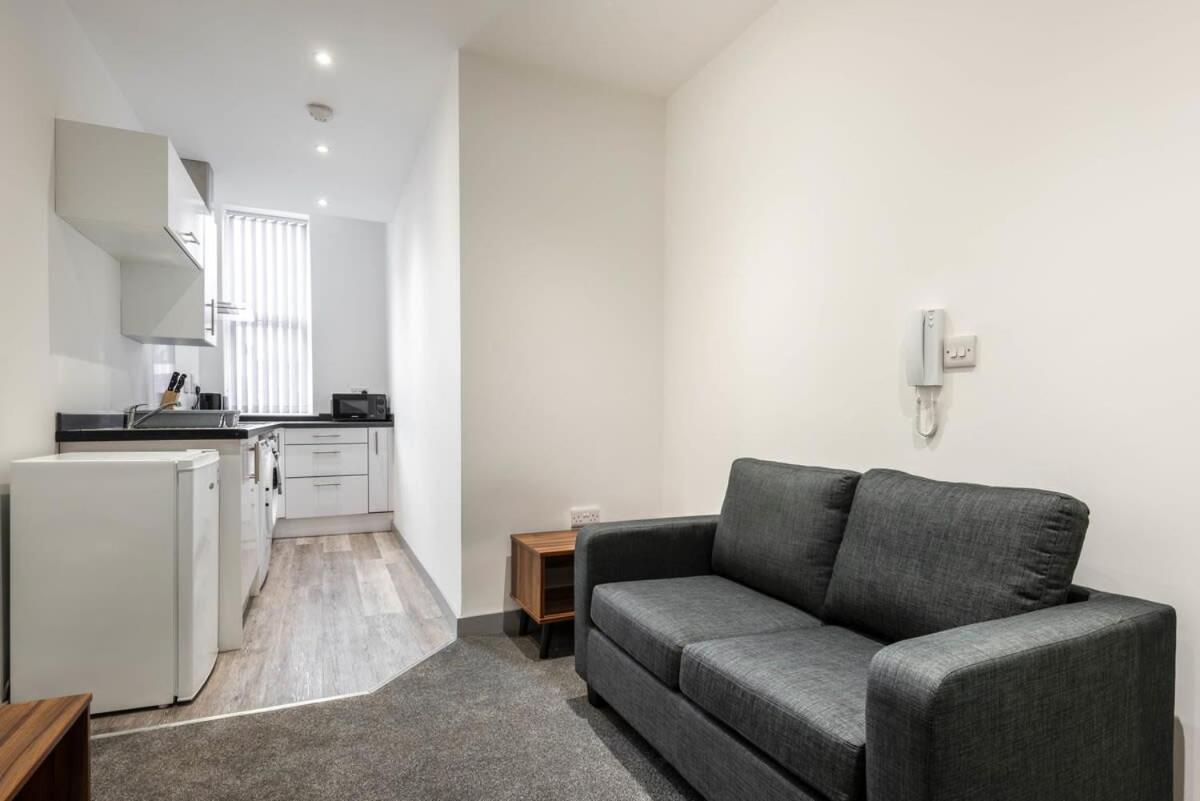 B&B Doncaster - Lovely 1 Bed Budget Apartment in Central Doncaster - Bed and Breakfast Doncaster