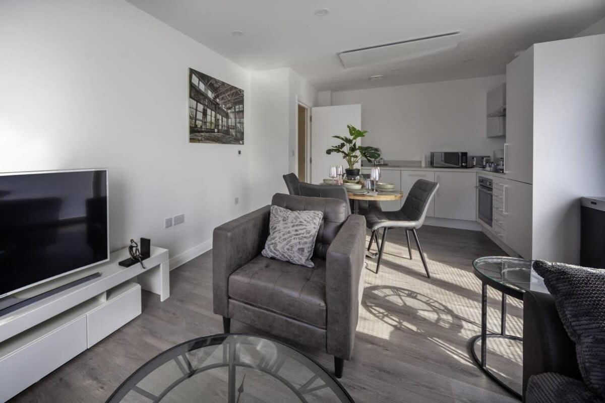 Stylish and Bright 2 Bed Apartment in Ashford - Ferienwohnung Ashford