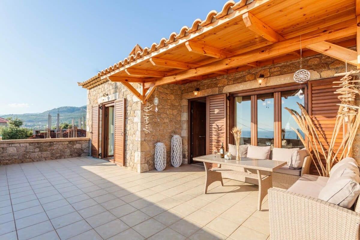 Mani Panoramic Seaviews - Luxury Summer Haven - Chambres d’hôtes Léfktro