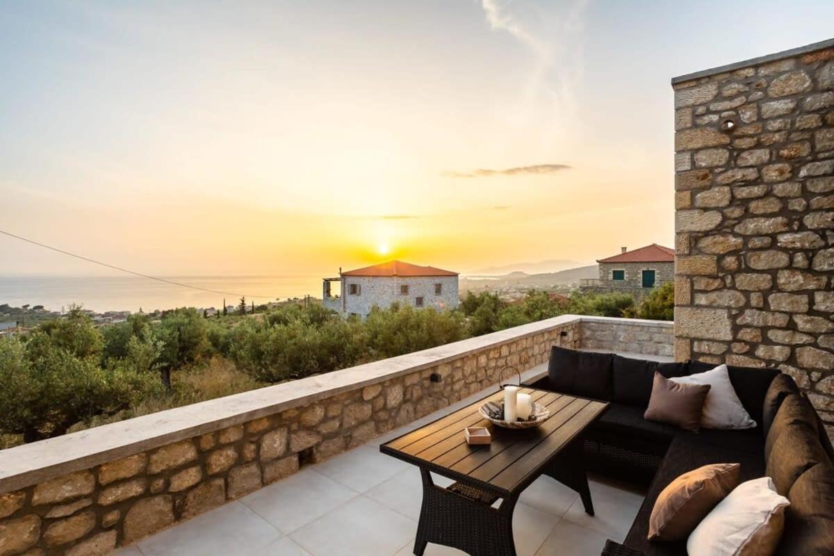 Mani Stone Villa A Paradise of Panoramic Views - B&B