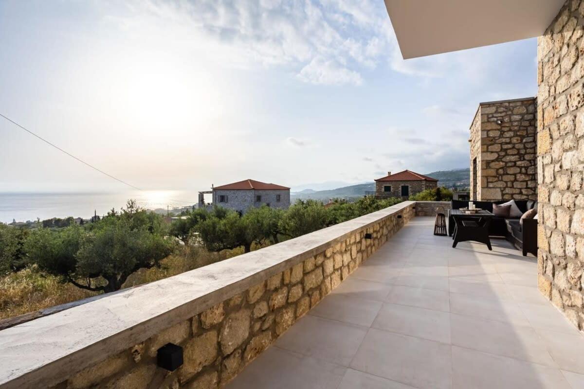 Mani Stone Villa A Paradise of Panoramic Views - B&B