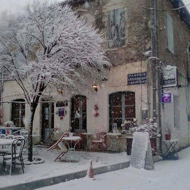 Stemnitsa Stone Residence - Comfy Mountain Getaway - B&B