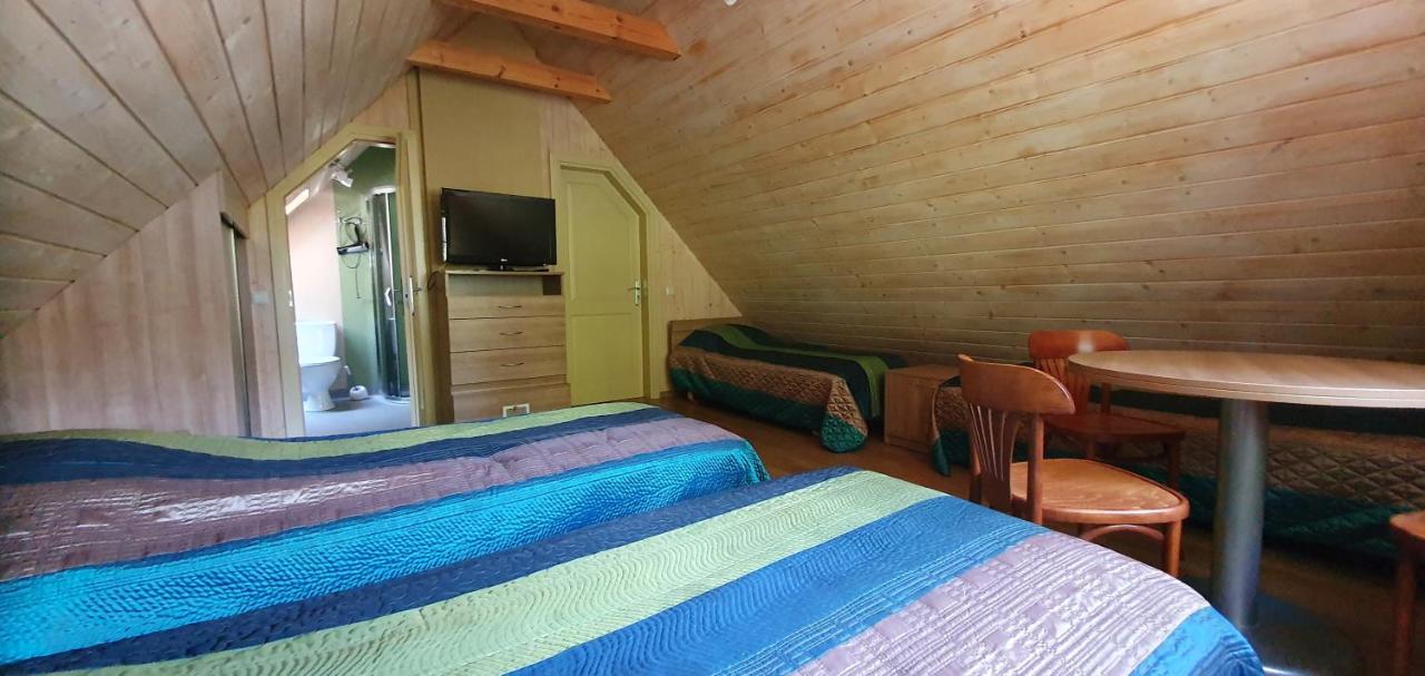 Chambre Quadruple avec Salle de Bains Privative
