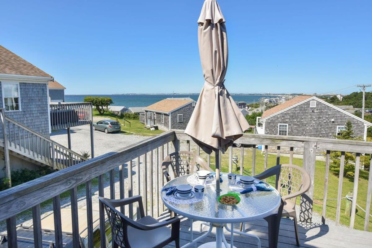 12217 - Beautiful Views of Cape Cod Bay Access to Private Beach Easy Access to P-Town - B&B