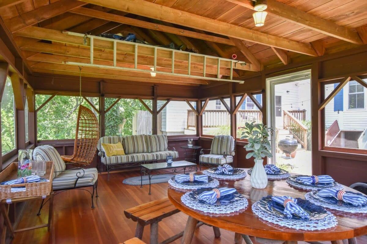 Private Downtown Wellfleet Location - B&B