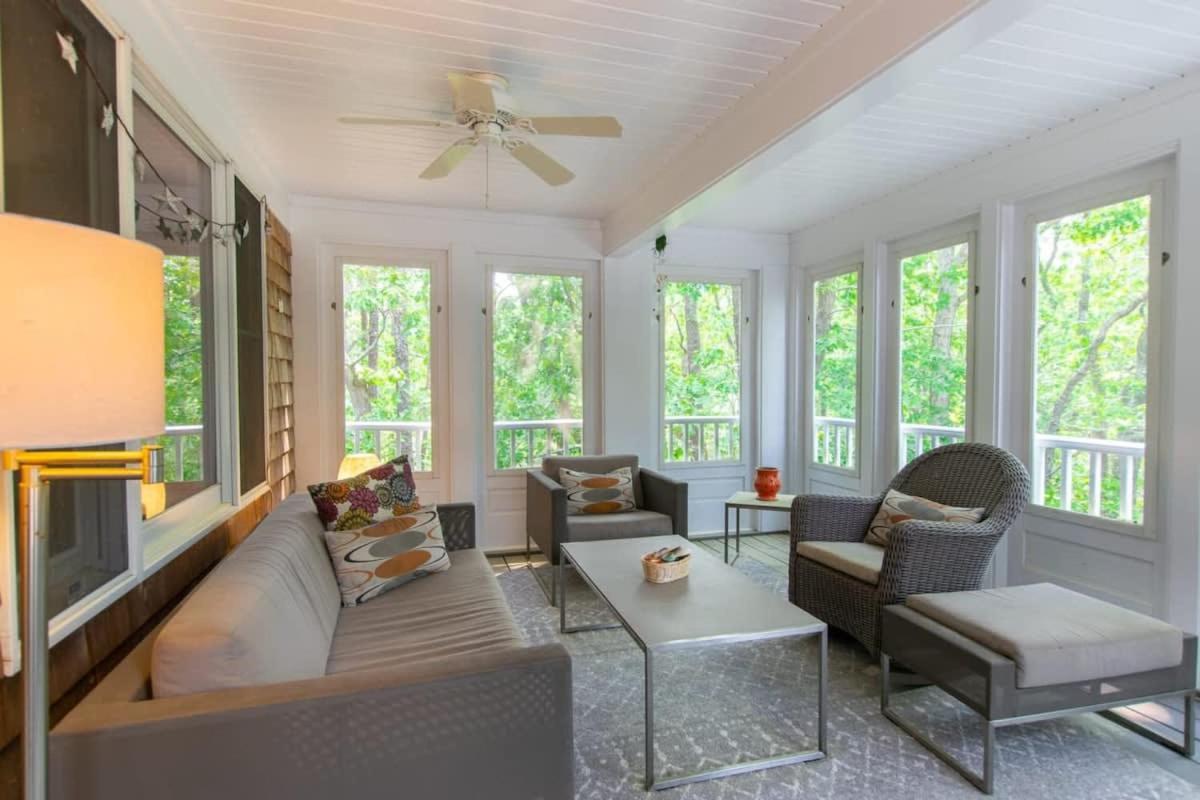 B&B Wellfleet - Dog Friendly with Multi-tier Deck Sunroom - Bed and Breakfast Wellfleet