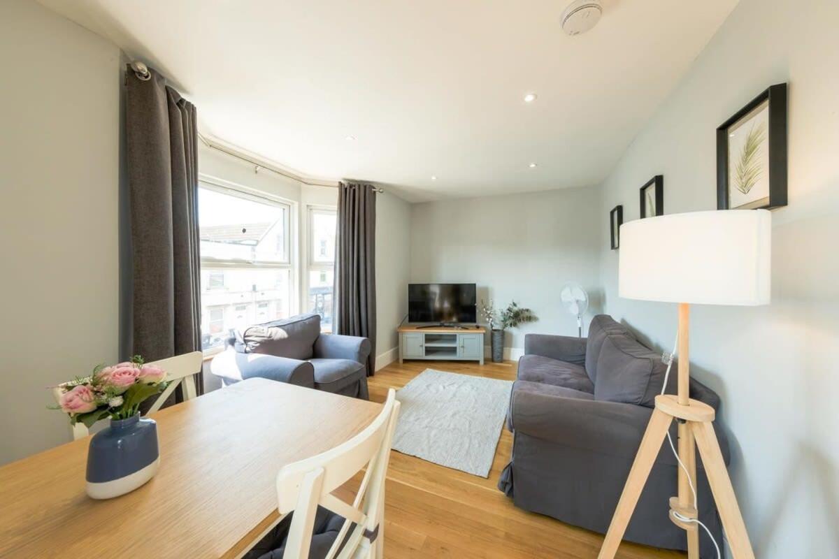 B&B Bristol - North Street - 2 Bedroom Apartment - Hopewell - Bed and Breakfast Bristol