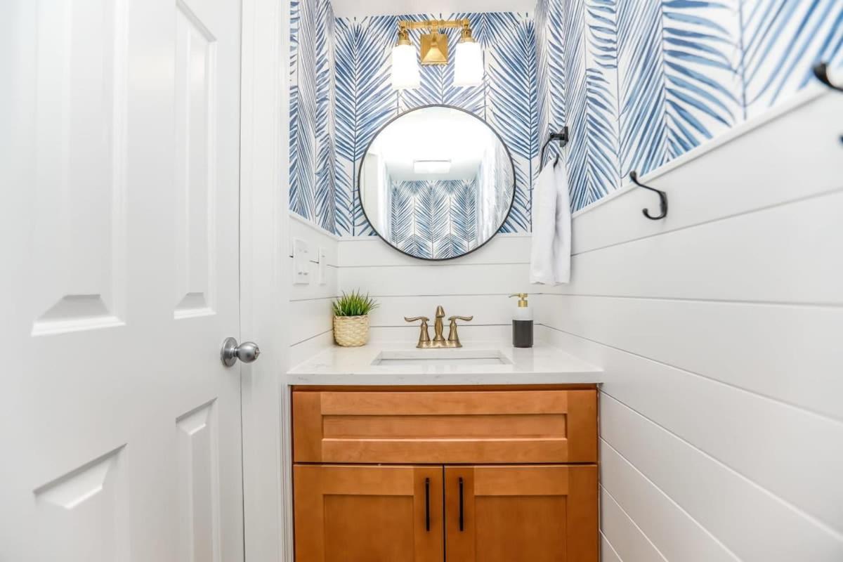 Sojourn The Ocean Breeze in Virginia Beach - Bed and Breakfast Virginia Beach