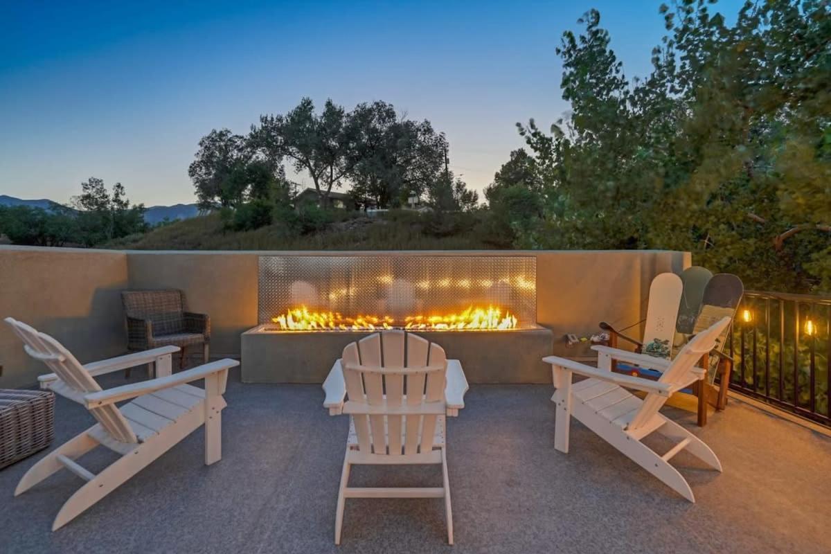 4BD Home w Rooftop Patio Fire Pit & Mountain Views - B&B