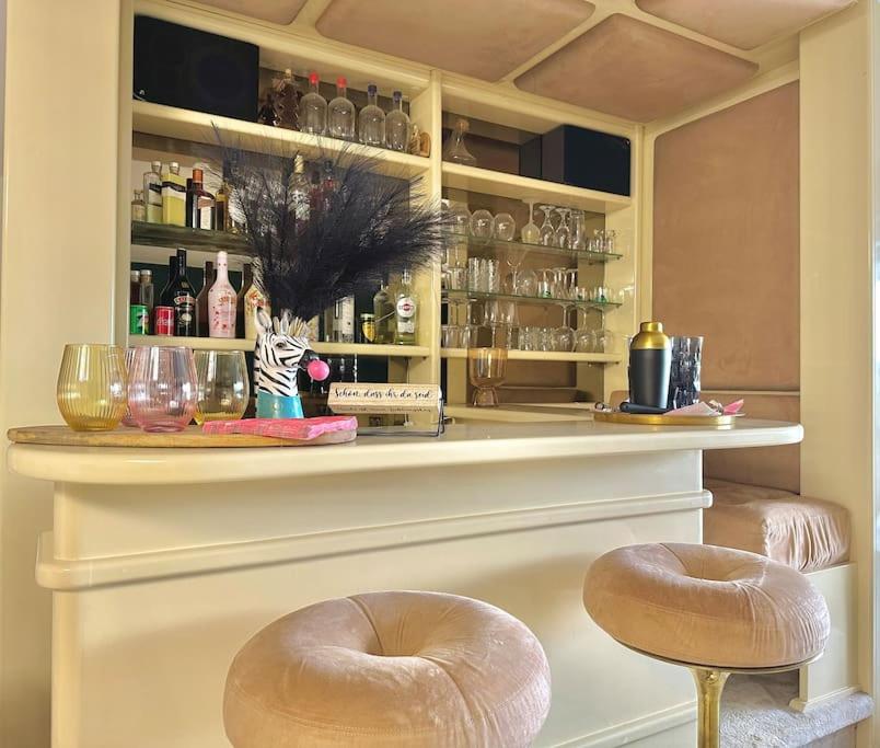 Exquisites Apartment + Terrasse - Bed and Breakfast