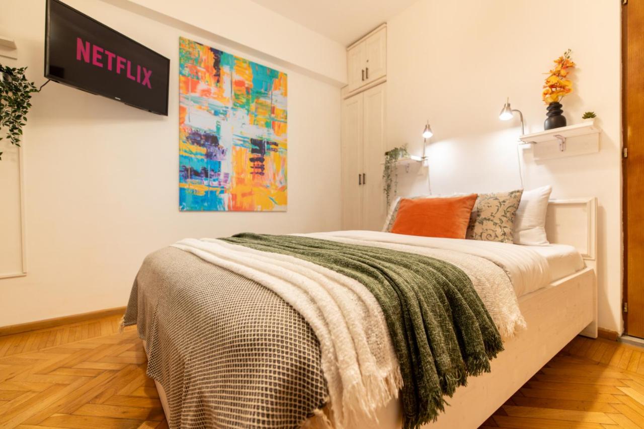 2BR Apartment at Piata Natiunilor Unite: Perfect for City Center Stays - Ferienwohnung