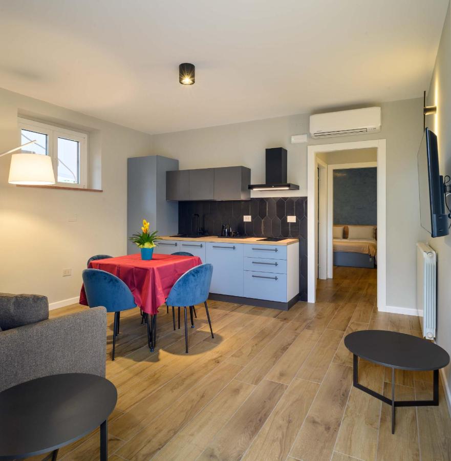 Superior One-Bedroom Apartment with Patio