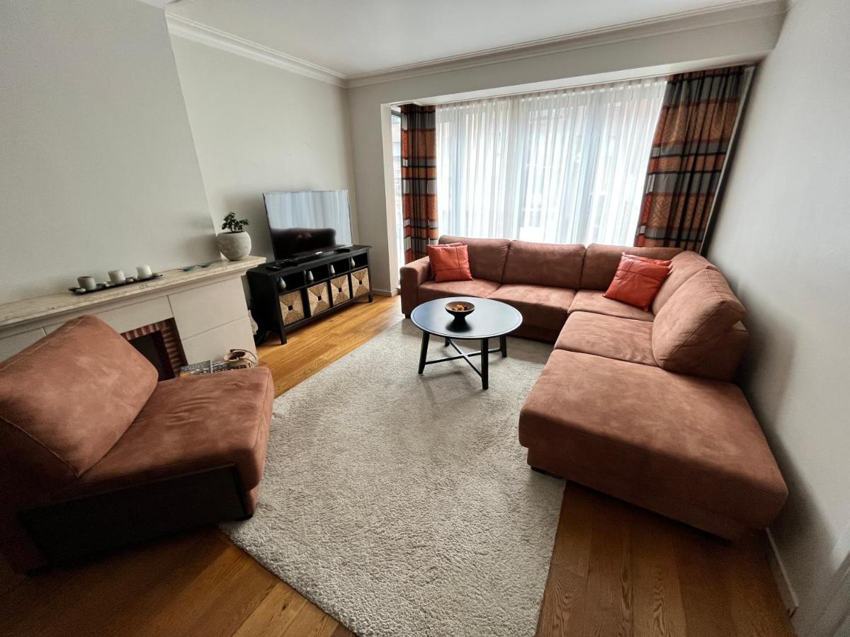 B&B Gent - Spacious 2 Bedroom App in the Center with Balcony - Bed and Breakfast Gent