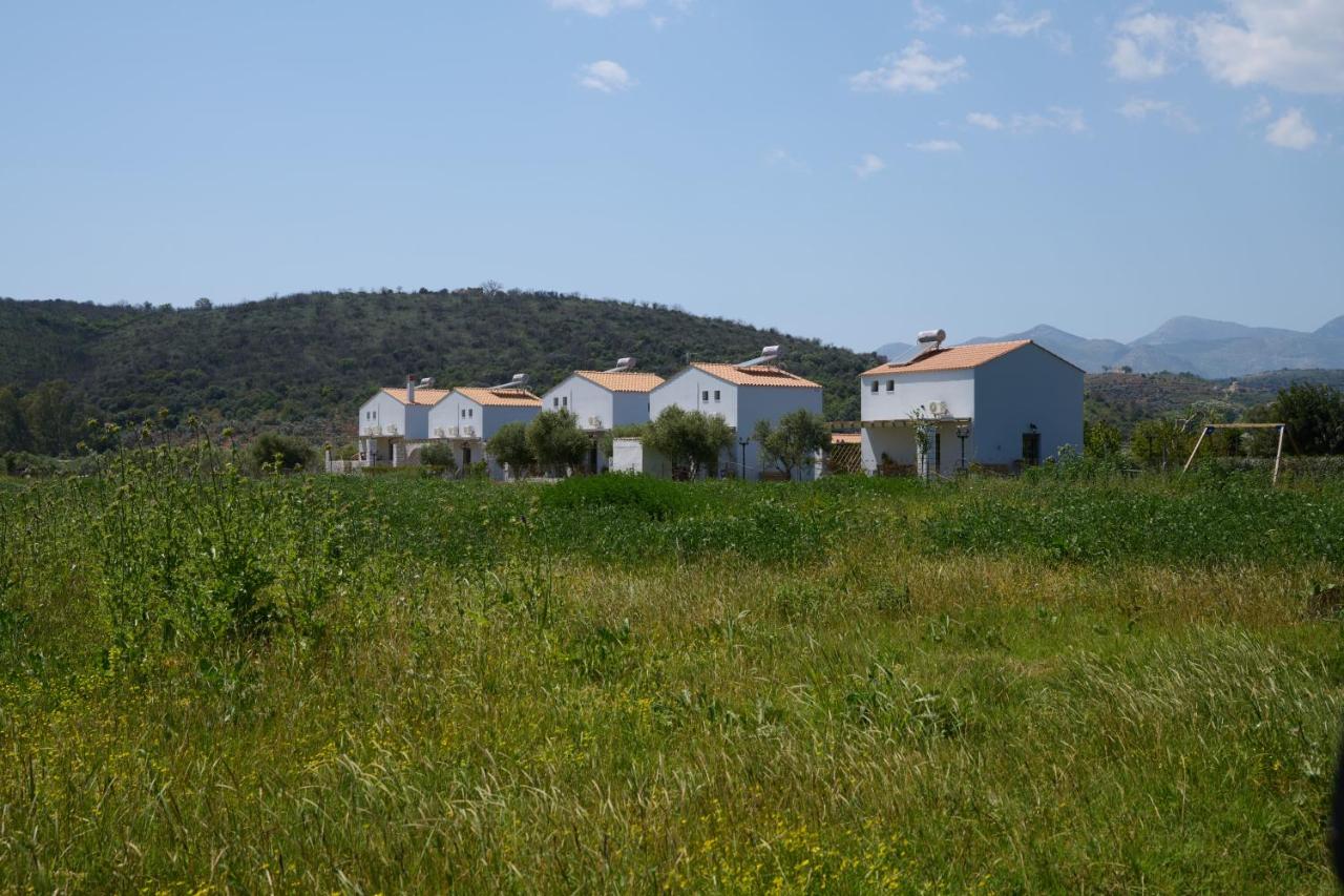 "La Familia" Boutique Private Maisonettes near the sea - Chambres d'hôtes Gythio