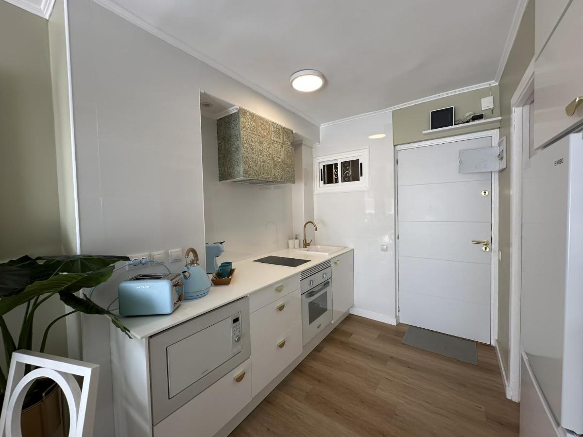 Estudio Ágata con Piscina a 800m de la Playa - B&B Benalmádena