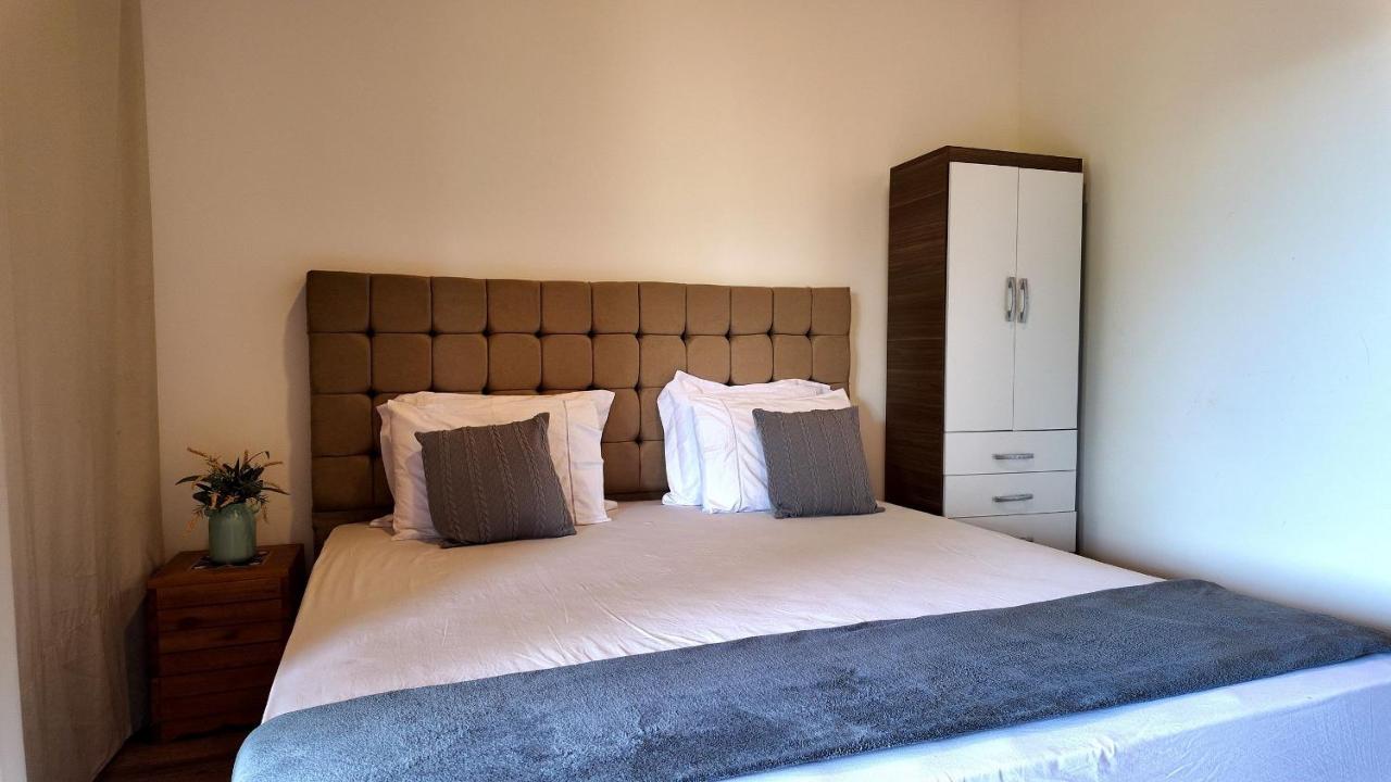 Three-Bedroom Apartment with Lake View