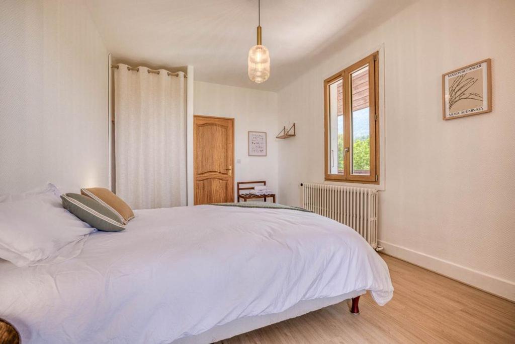 Double Room with Mountain View