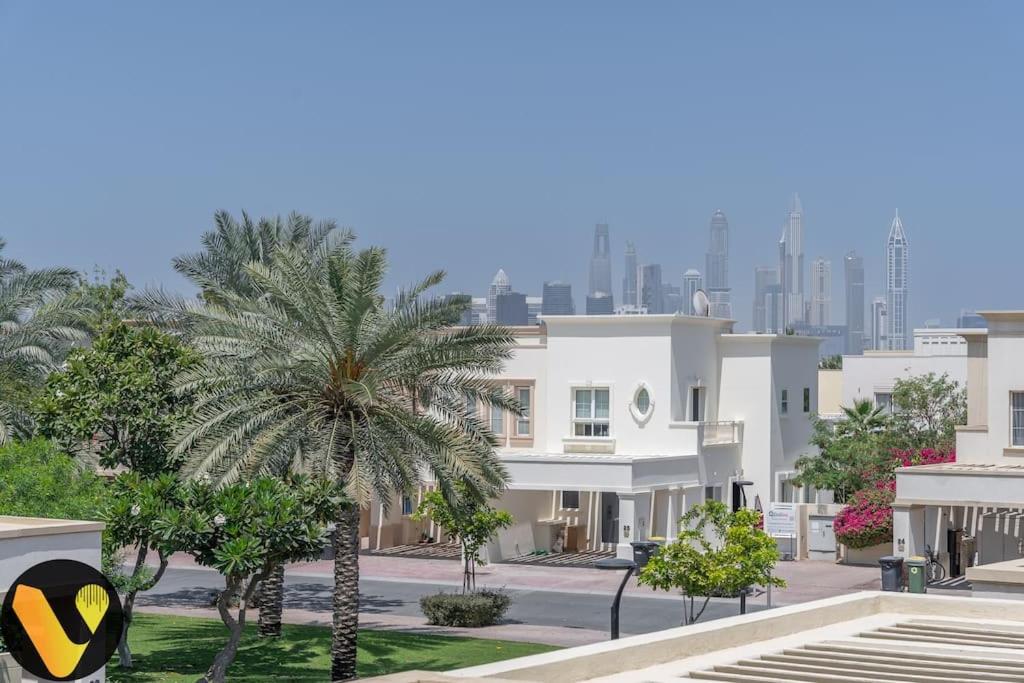 Vogue Villa Near Golf/Ski Dubai/ Ibn Battuta Mall - B&B