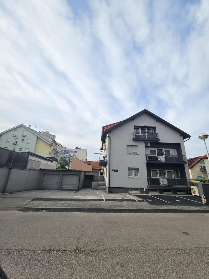 Comfort Apartments Remiza - B&B