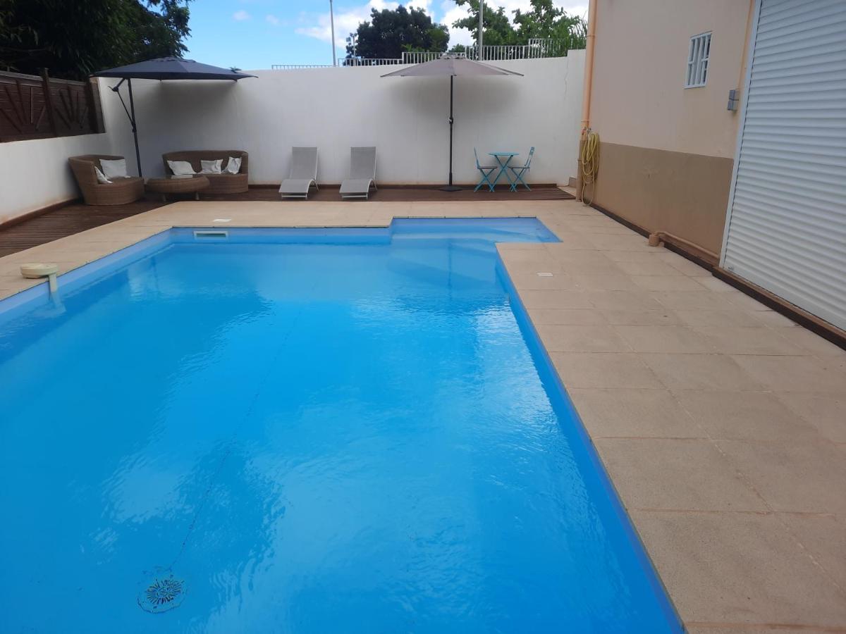 Studio avec piscine privée, idéalement situé - B&B Saint-Claude