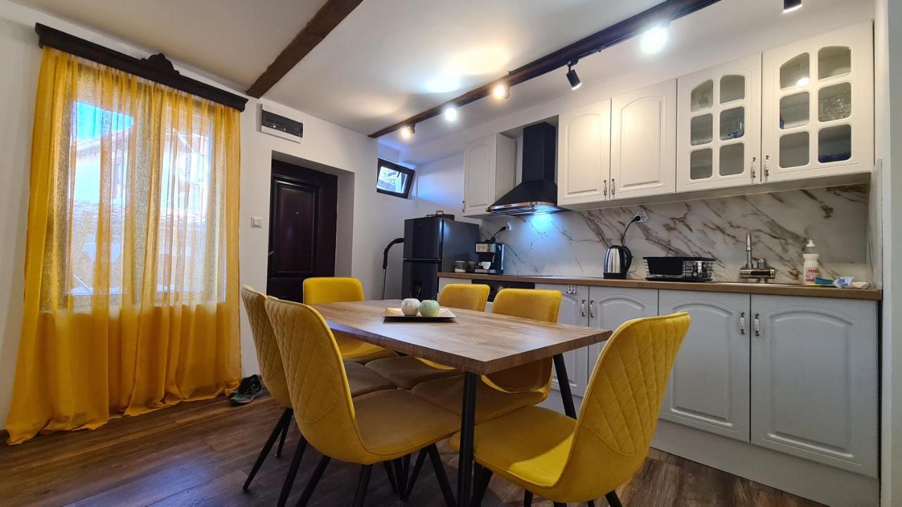 B&B Veliko Tŭrnovo - Lazarov Suites 2 - cozy two bedroom apartment - Bed and Breakfast Veliko Tŭrnovo