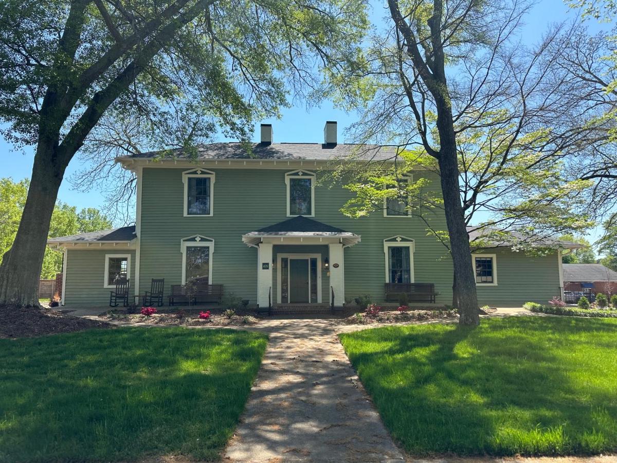 B&B Shelby - The Opal and West House - Bed and Breakfast Shelby