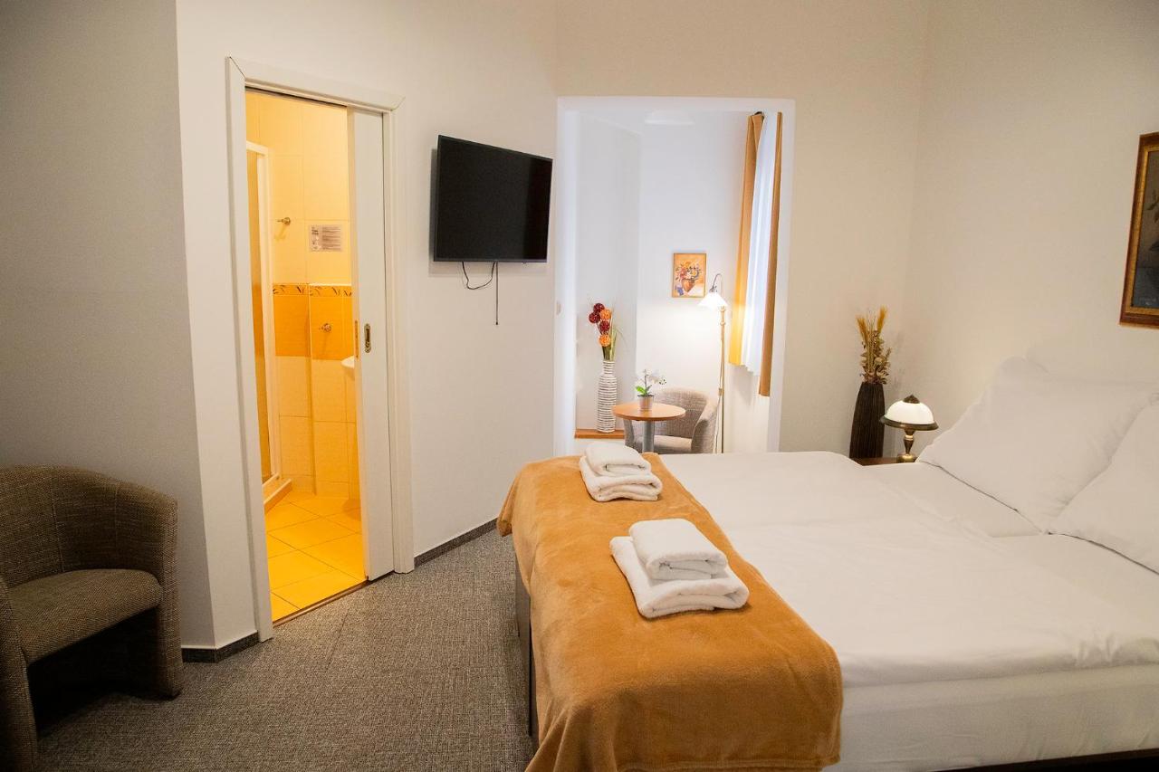 Double or Twin Room with Private Bathroom