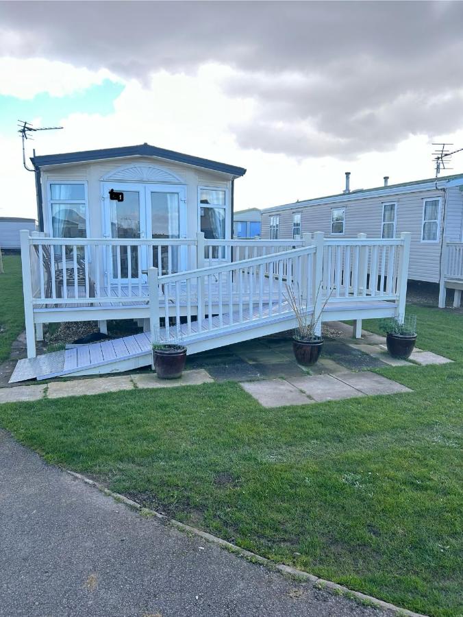 B&B Ingoldmells - 6 berth Ingoldmells The Grange With Ramp - Bed and Breakfast Ingoldmells