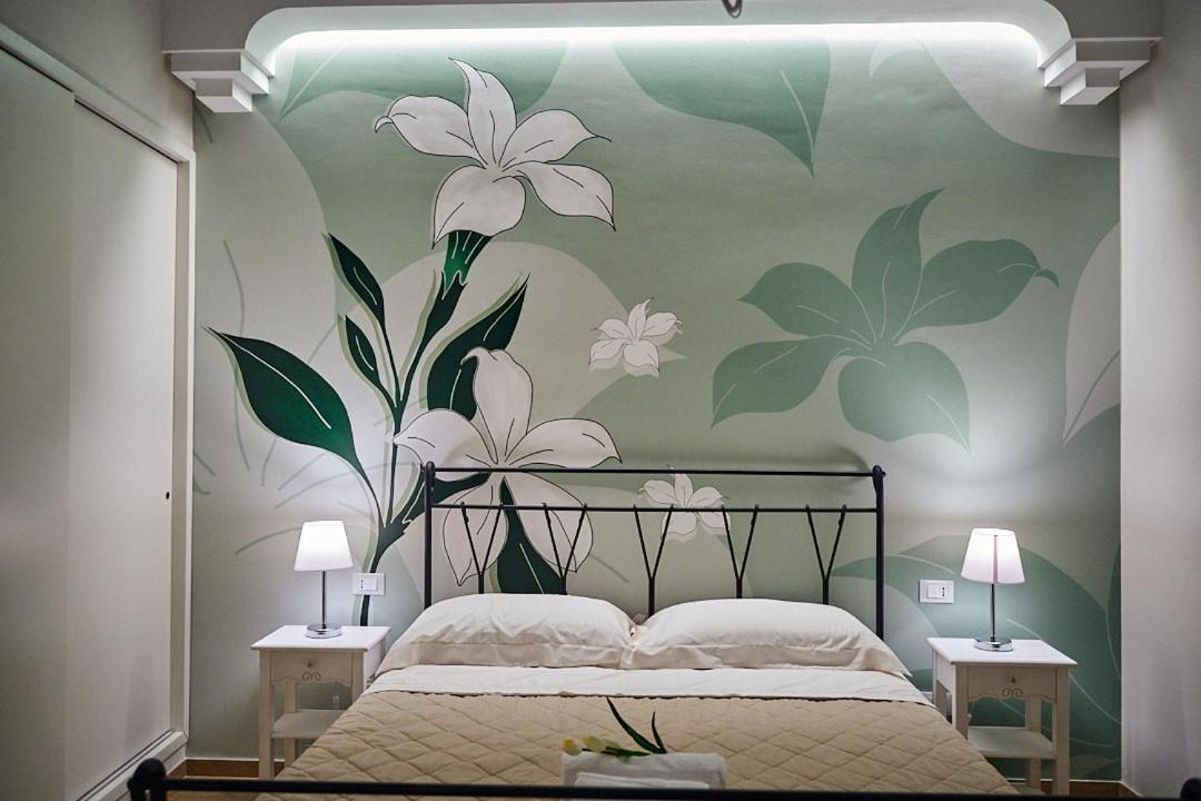 Deluxe Room (2 Adults + 1 Child)