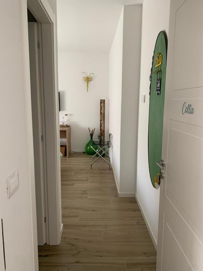 Zimmer mit Queensize-Bett und Gartenblick