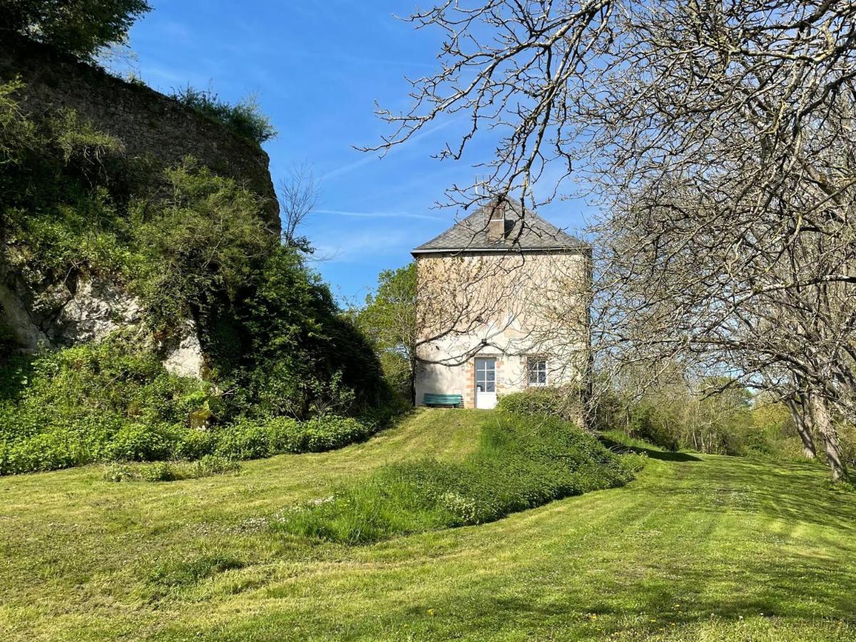 Spacieuse maison au bord de la rivière, proche du Mans, avec équipements modernes, idéale pour familles - Chambres d'hôtes Solesmes