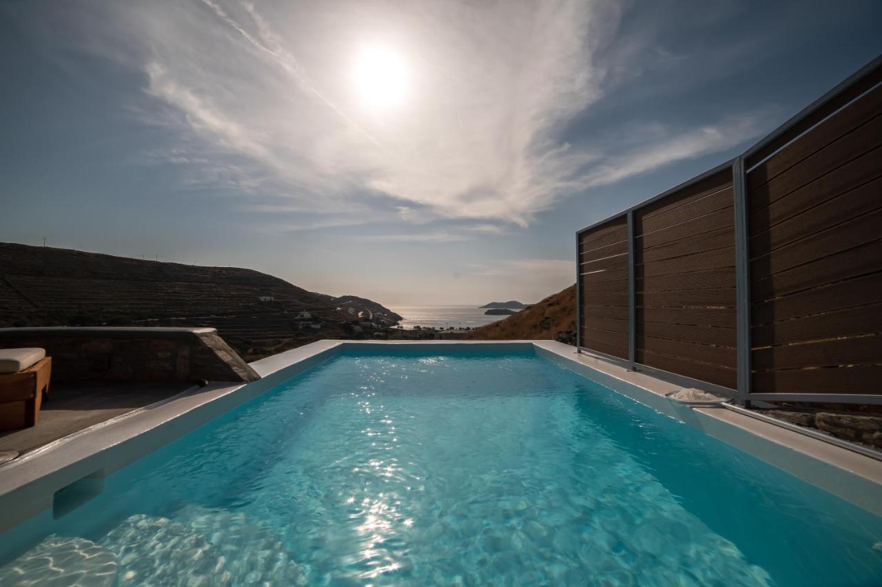 B&B Kýthnos - Epithea Suites Kythnos 4 με ιδιωτική πισίνα - Bed and Breakfast Kýthnos