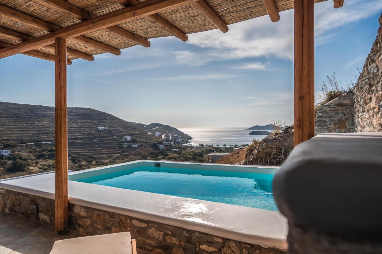 B&B Kýthnos - Epithea Suites Kythnos 5 με ιδιωτική πισίνα - Bed and Breakfast Kýthnos