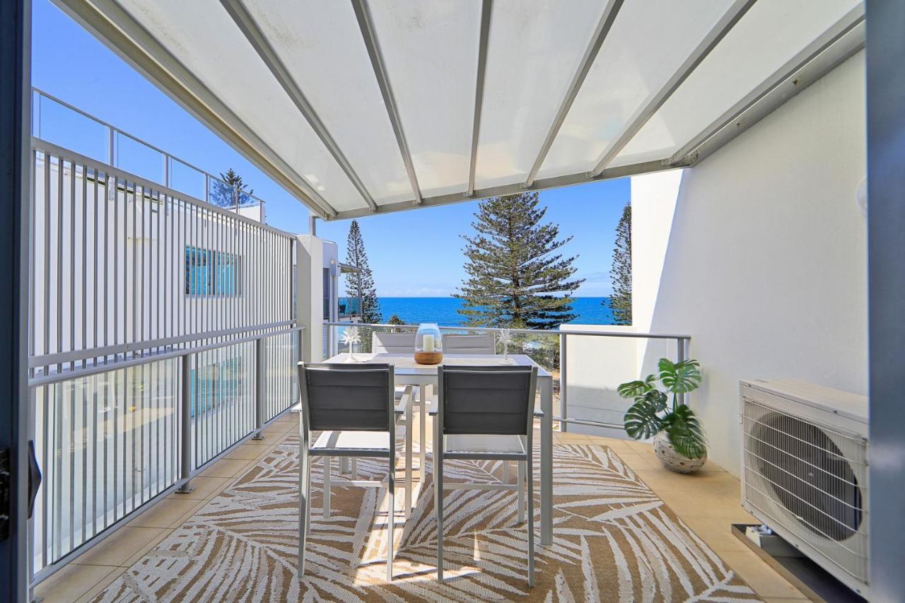 B&B Bargara - Dwell @ 25, Oceanfront Apartment - Bed and Breakfast Bargara